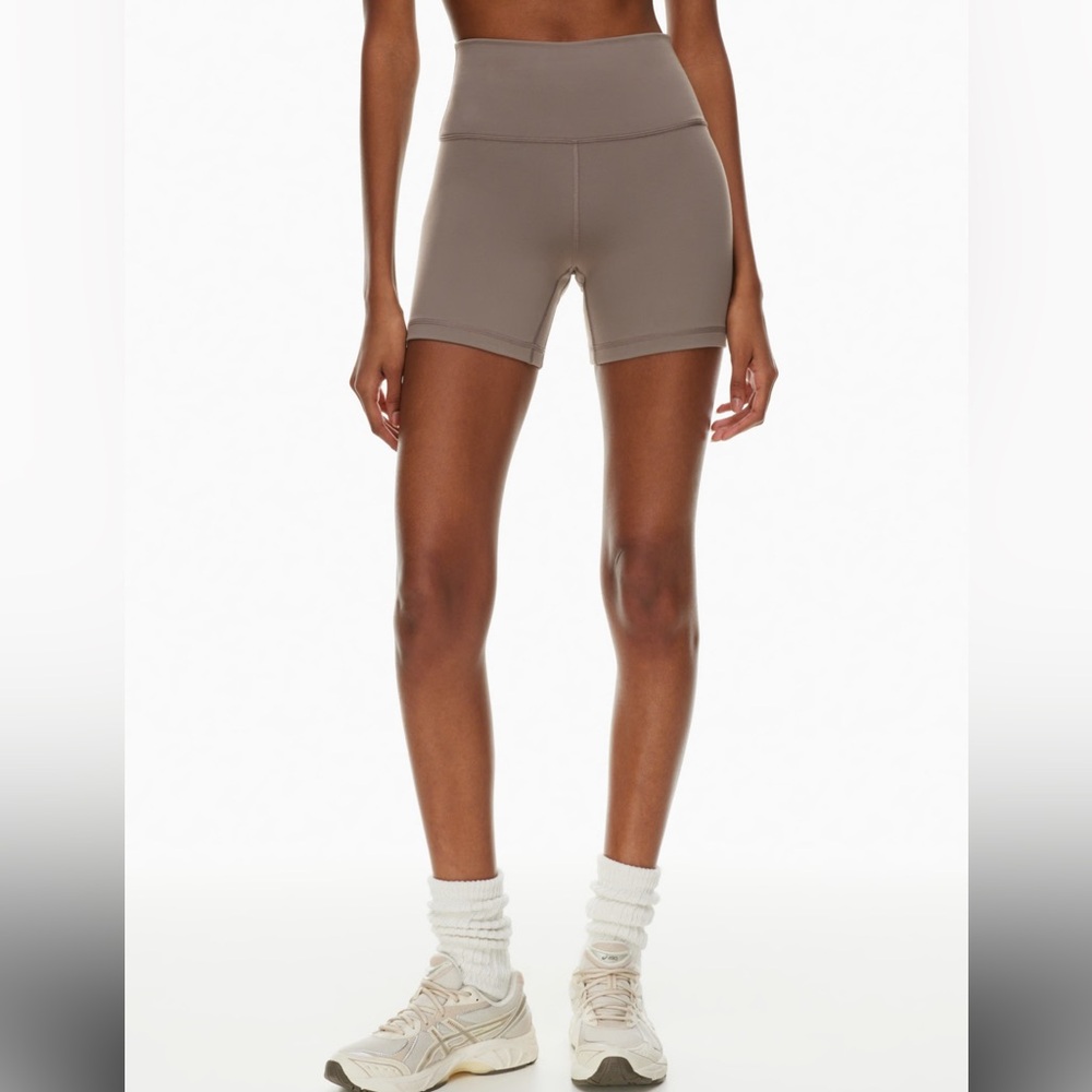 Tna butter Cheeky Hi-Rise 5" Short - Medium